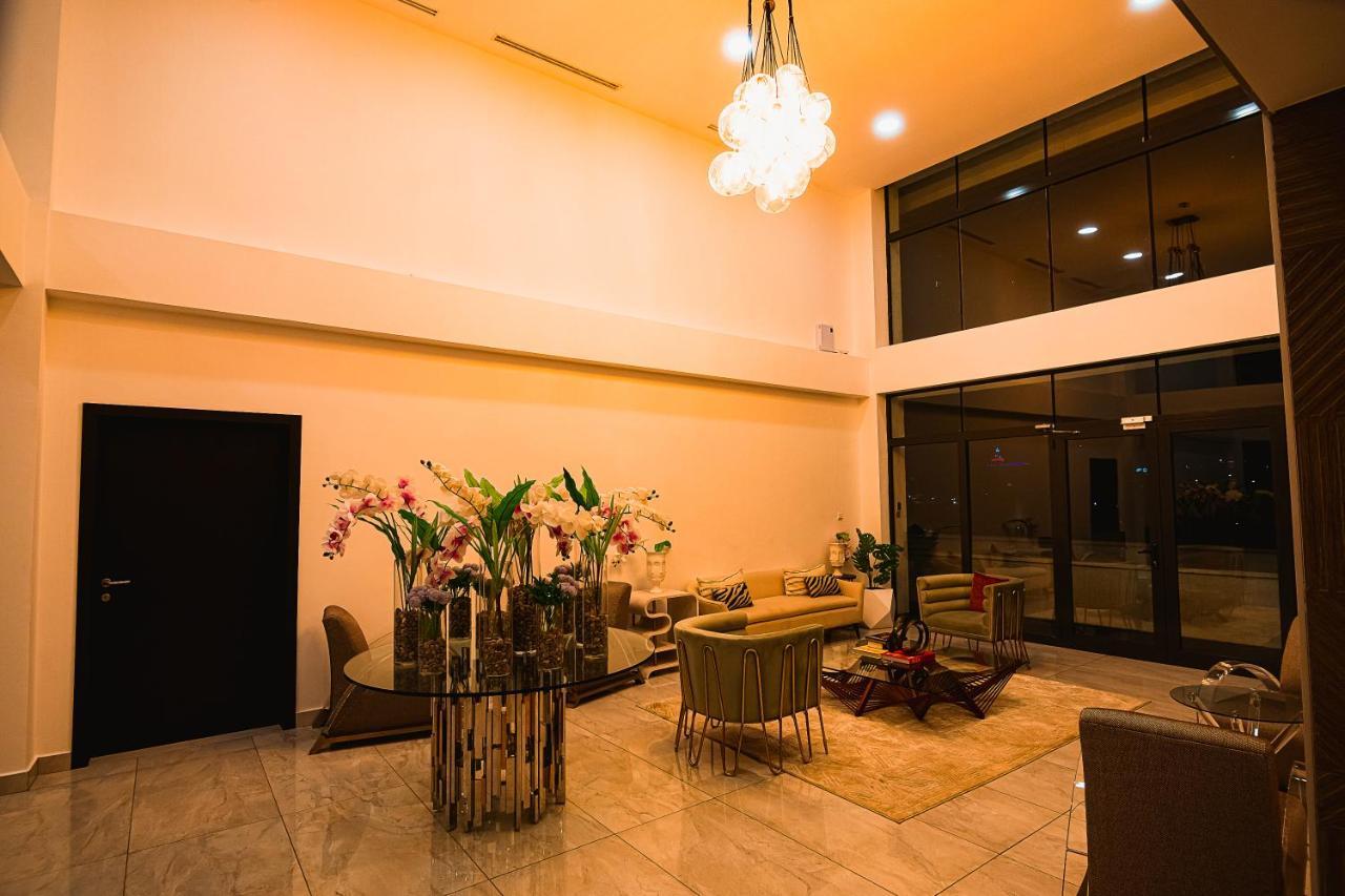 Piano And Gold At The Signature, Tetteh Quarshie Accra Exterior photo
